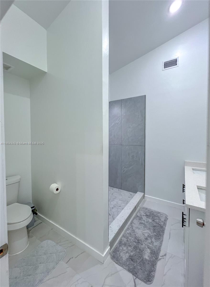 395 Pace Avenue Property Photo 43
