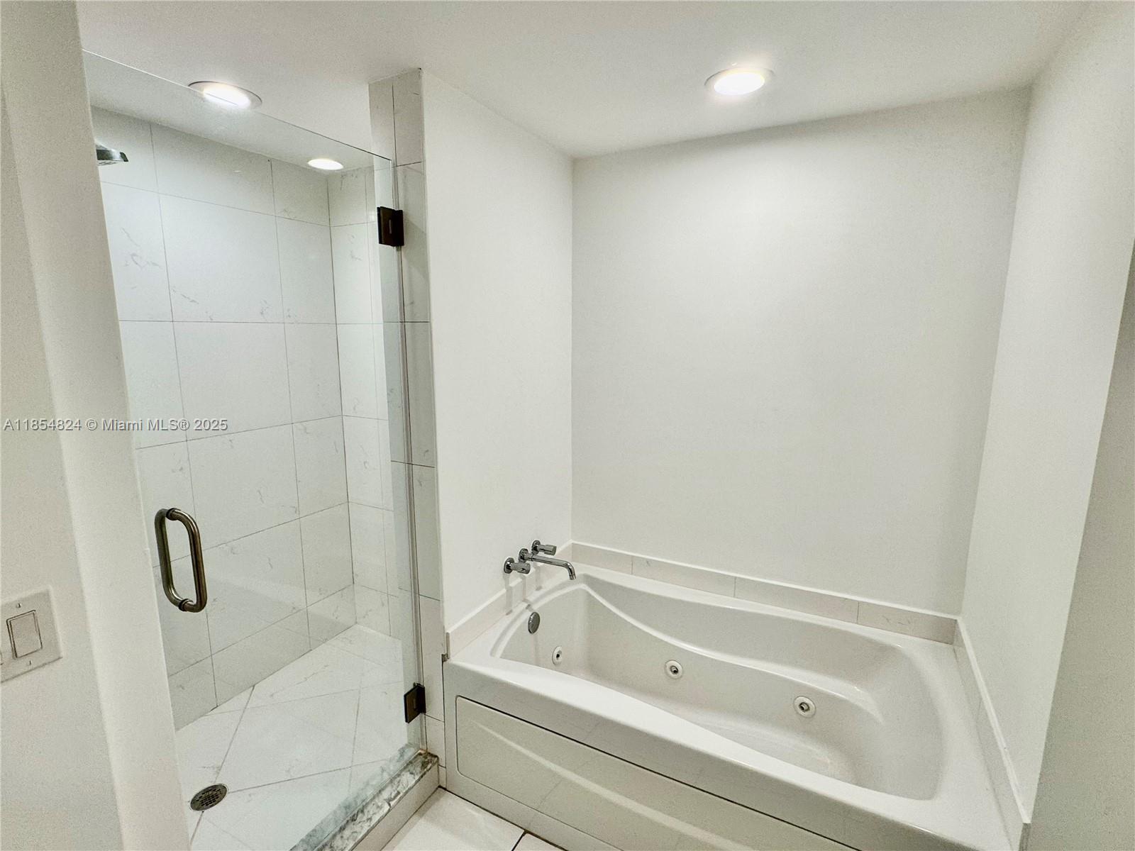 500 Brickell Ave 1204 Property Photo 6