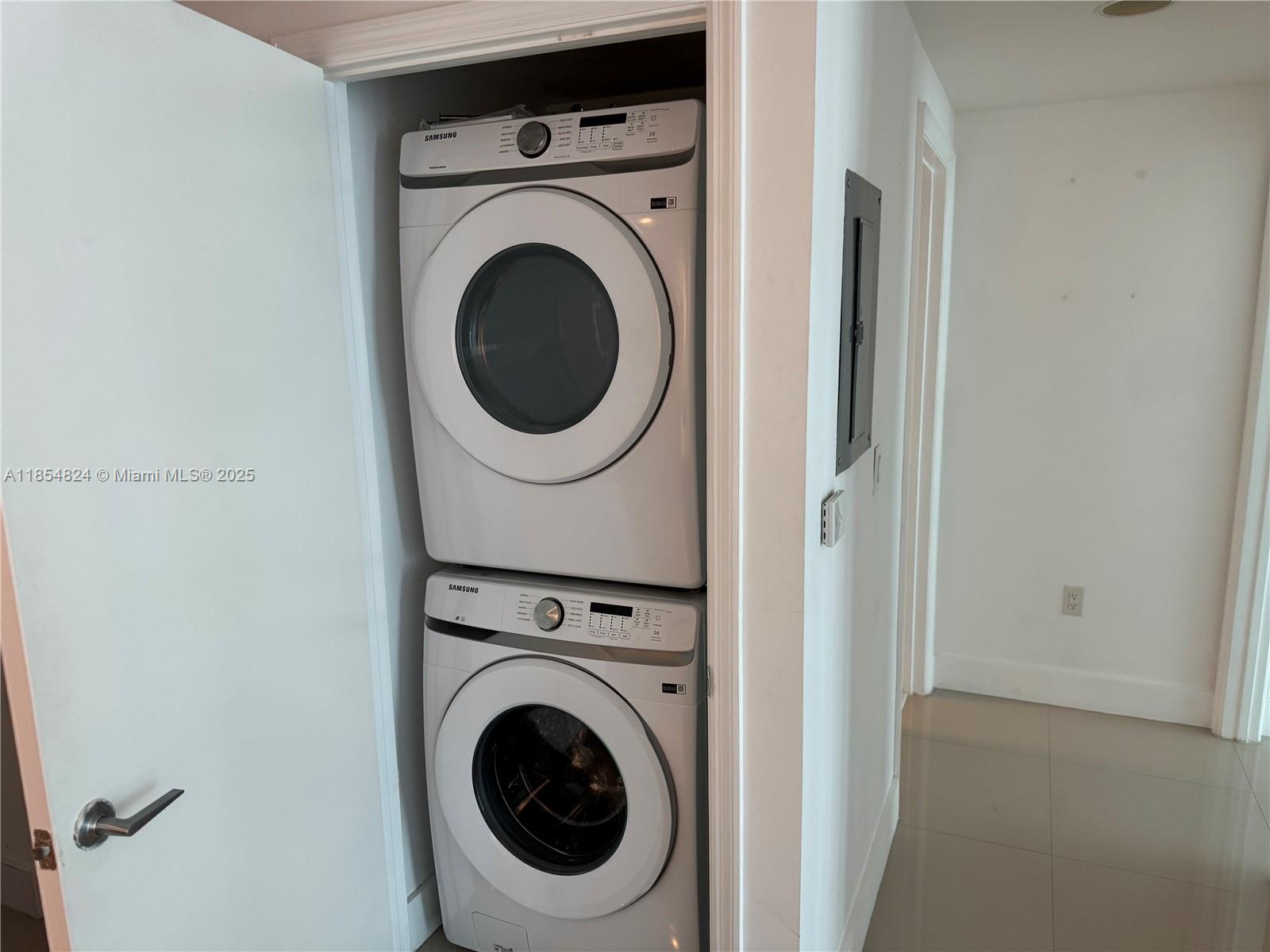 500 Brickell Ave 1204 Property Photo 7
