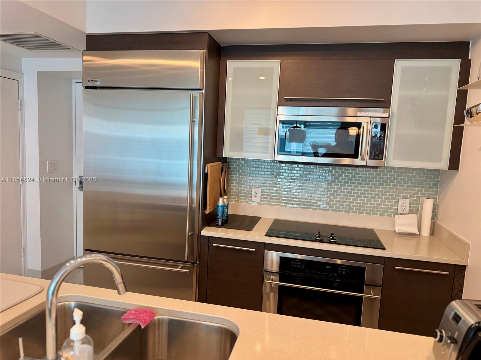 500 Brickell Ave 1204 Property Photo 8