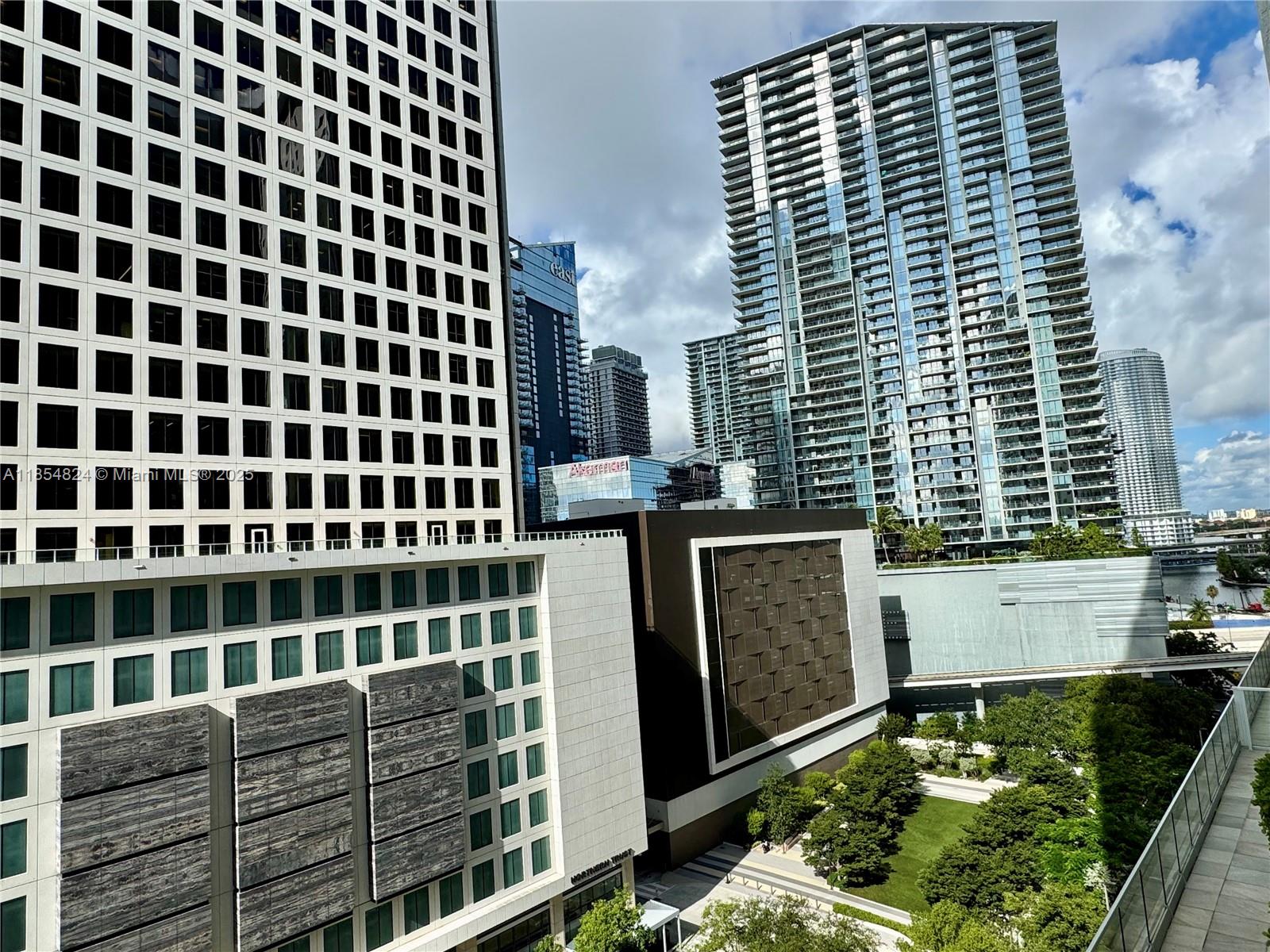 500 Brickell Ave 1204 Property Photo 19