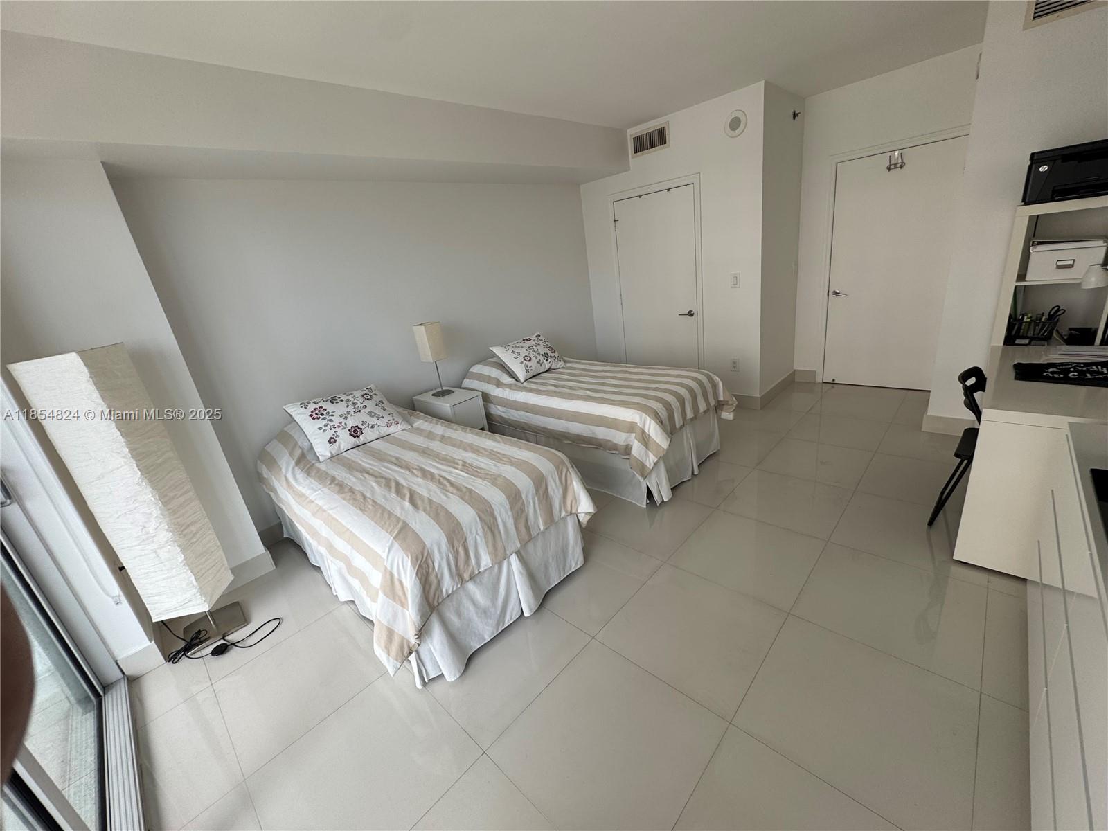 500 Brickell Ave 1204 Property Photo 22