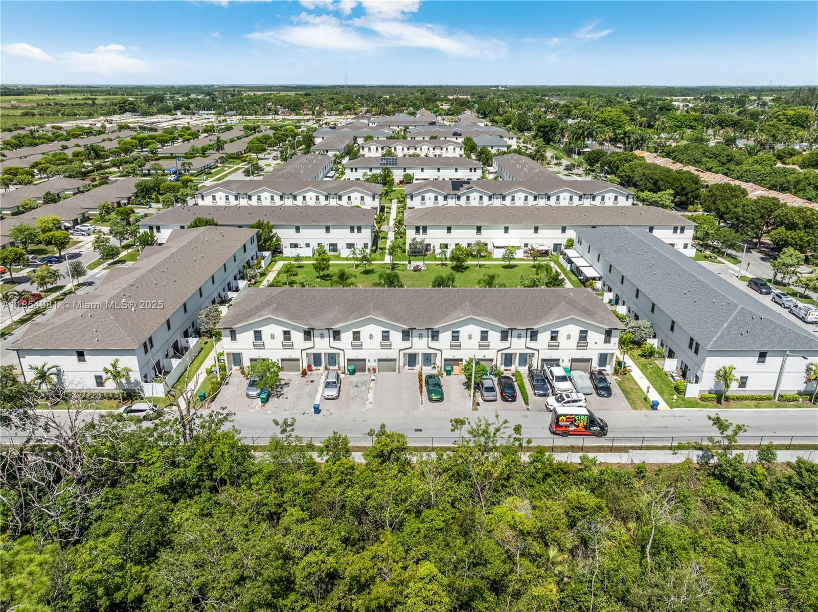 1150 SW 6th Ave Property Photo 1