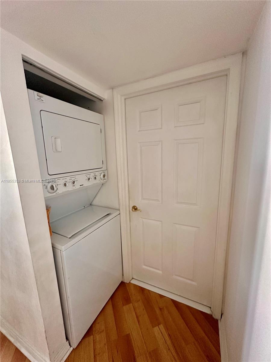 6301 Collins Ave 806 Property Photo 14