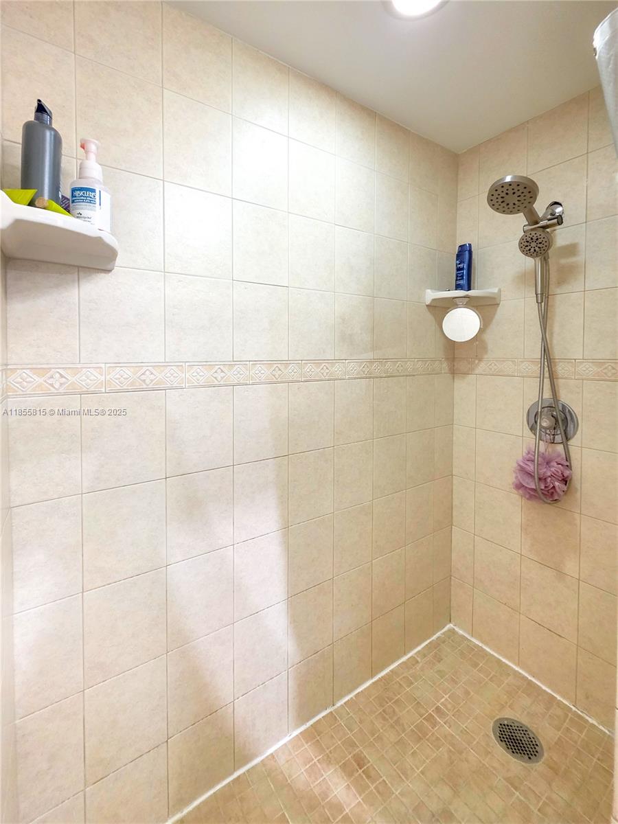 705 Se 22nd Ln Property Photo 14