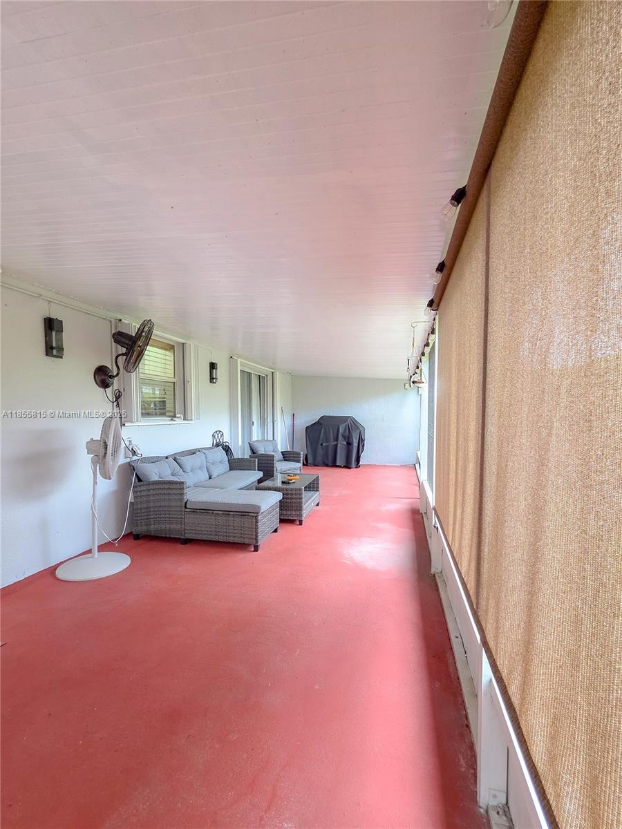 705 Se 22nd Ln Property Photo 22