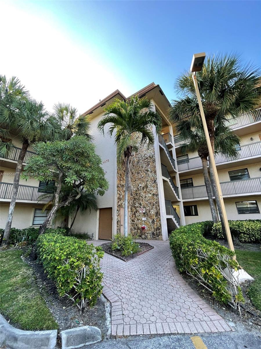 4975 E Sabal Palm Blvd 208 Property Photo 24