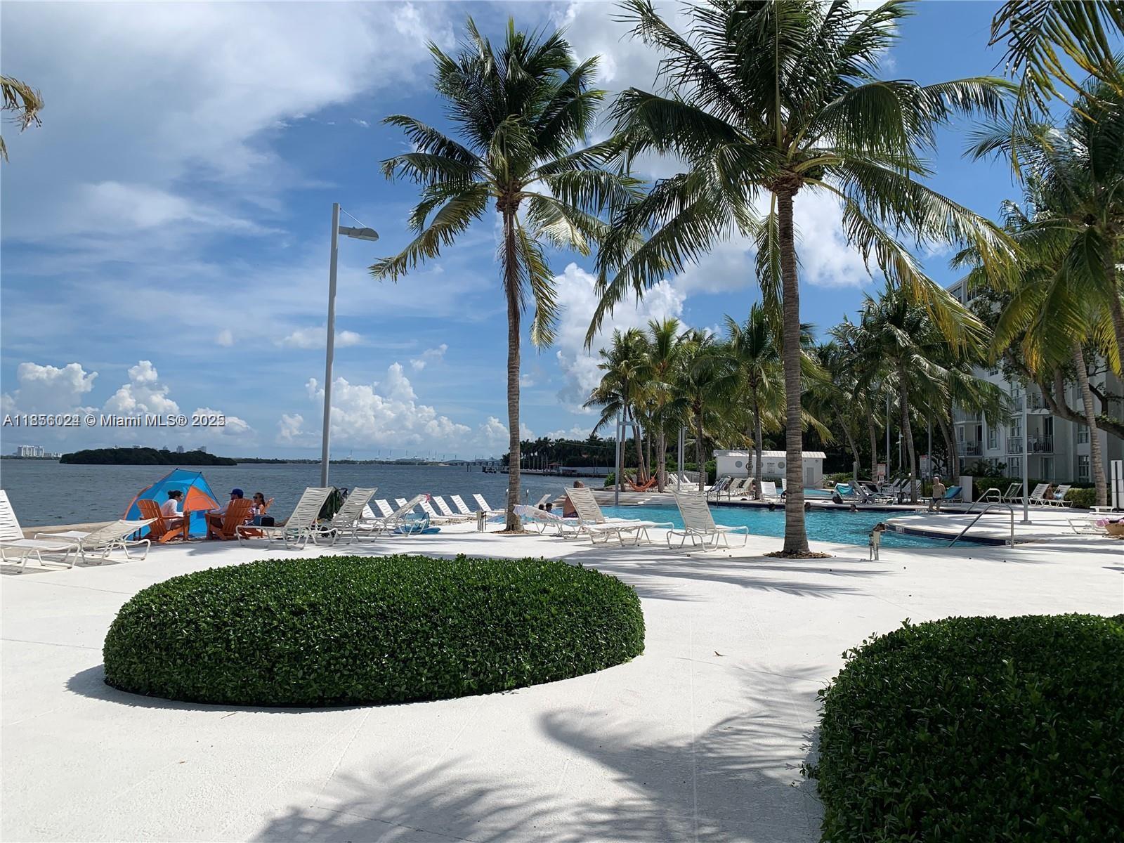 650 Ne 64th St G607 Property Photo 25