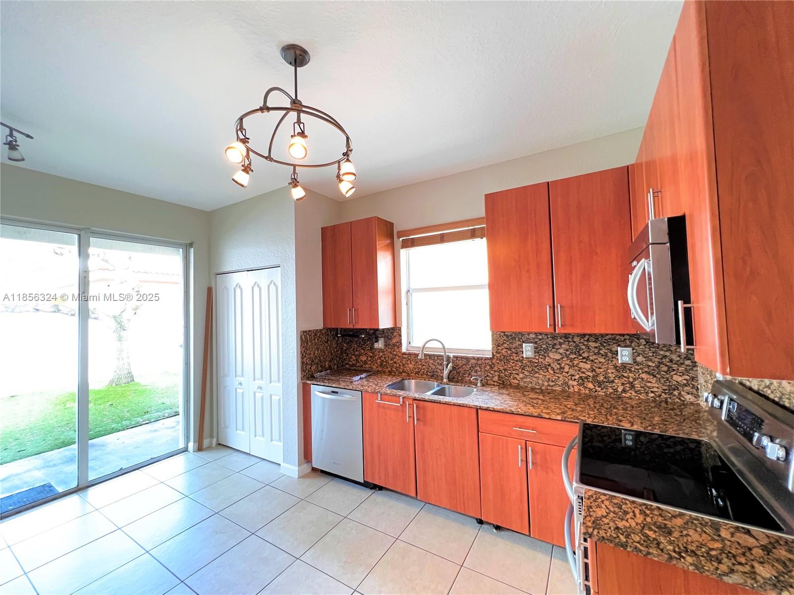 3970 Ne 11th Dr 3970 Property Photo 35