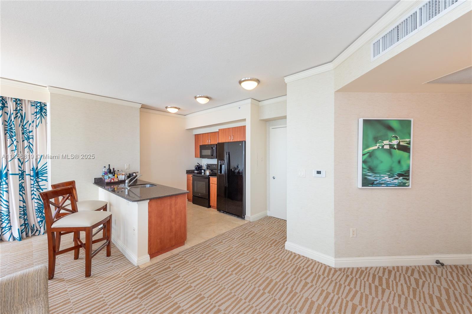18001 Collins Ave 1214- 1215 Property Photo 8