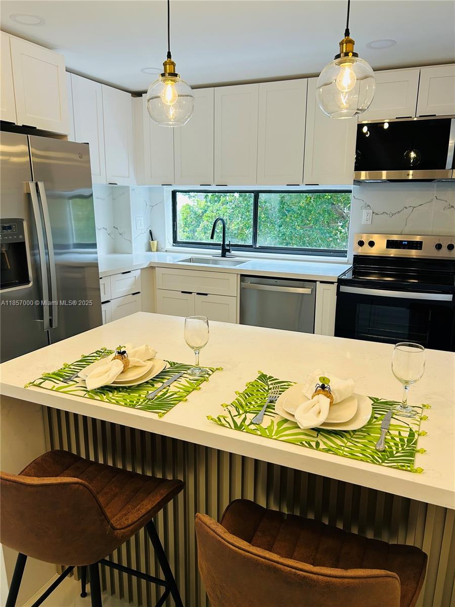 17021 N Bay Rd 427 Property Photo 1