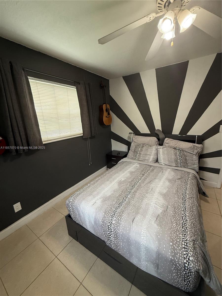 2231 N 66th Ave Property Photo 9