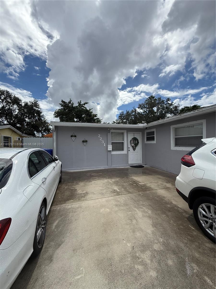 2231 N 66th Ave Property Photo 18