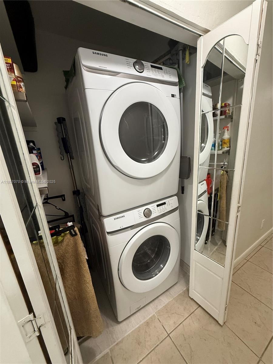 2231 N 66th Ave Property Photo 21