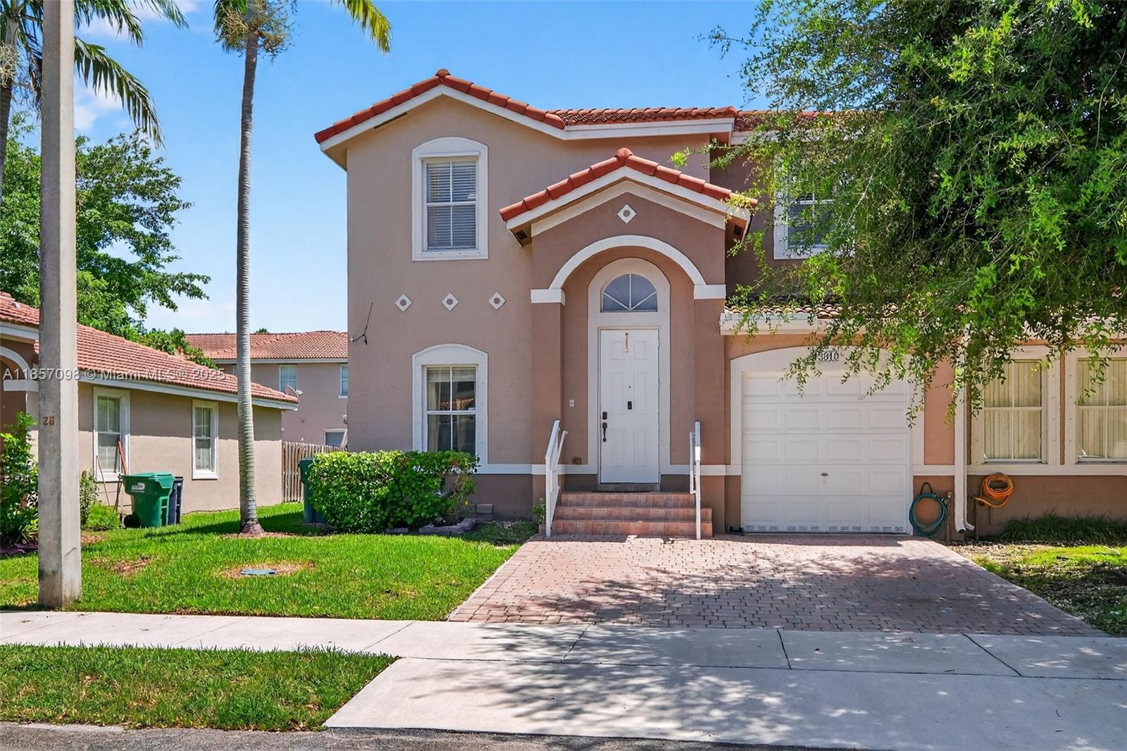 13810 Sw 275th St Property Photo 1