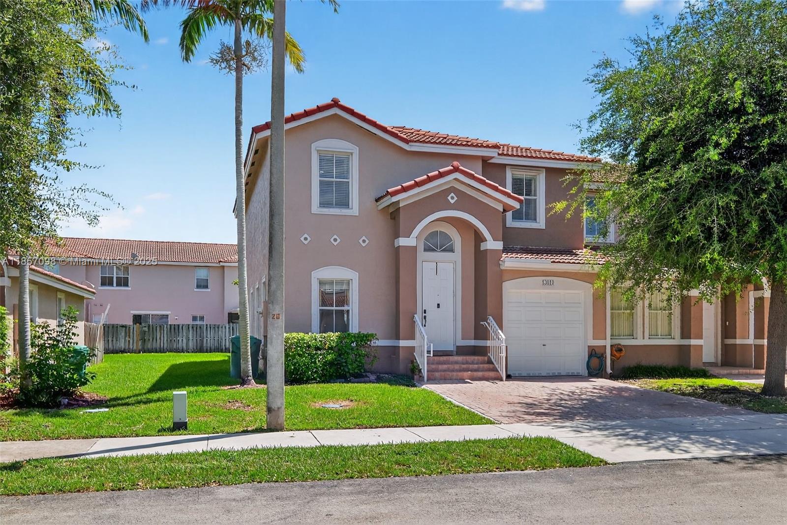 13810 Sw 275th St Property Photo 3