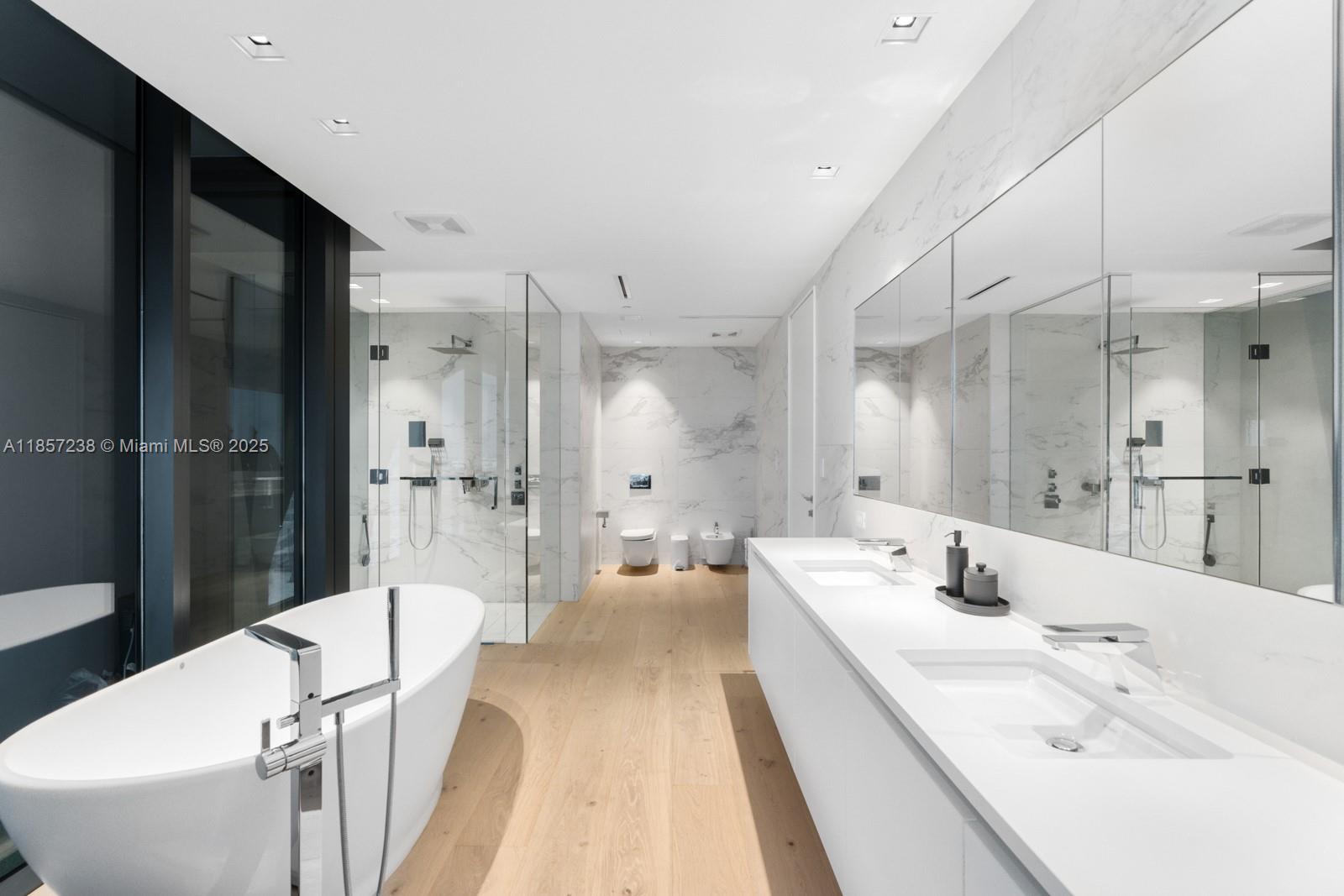 1000 Biscayne Blvd 2402 Property Photo 26
