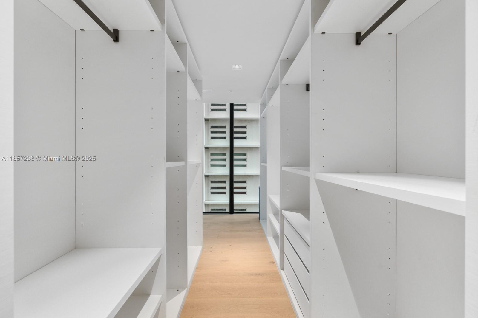 1000 Biscayne Blvd 2402 Property Photo 27