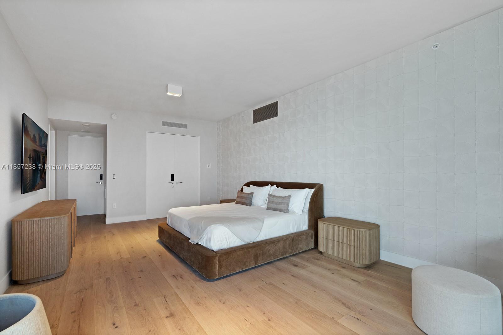 1000 Biscayne Blvd 2402 Property Photo 32