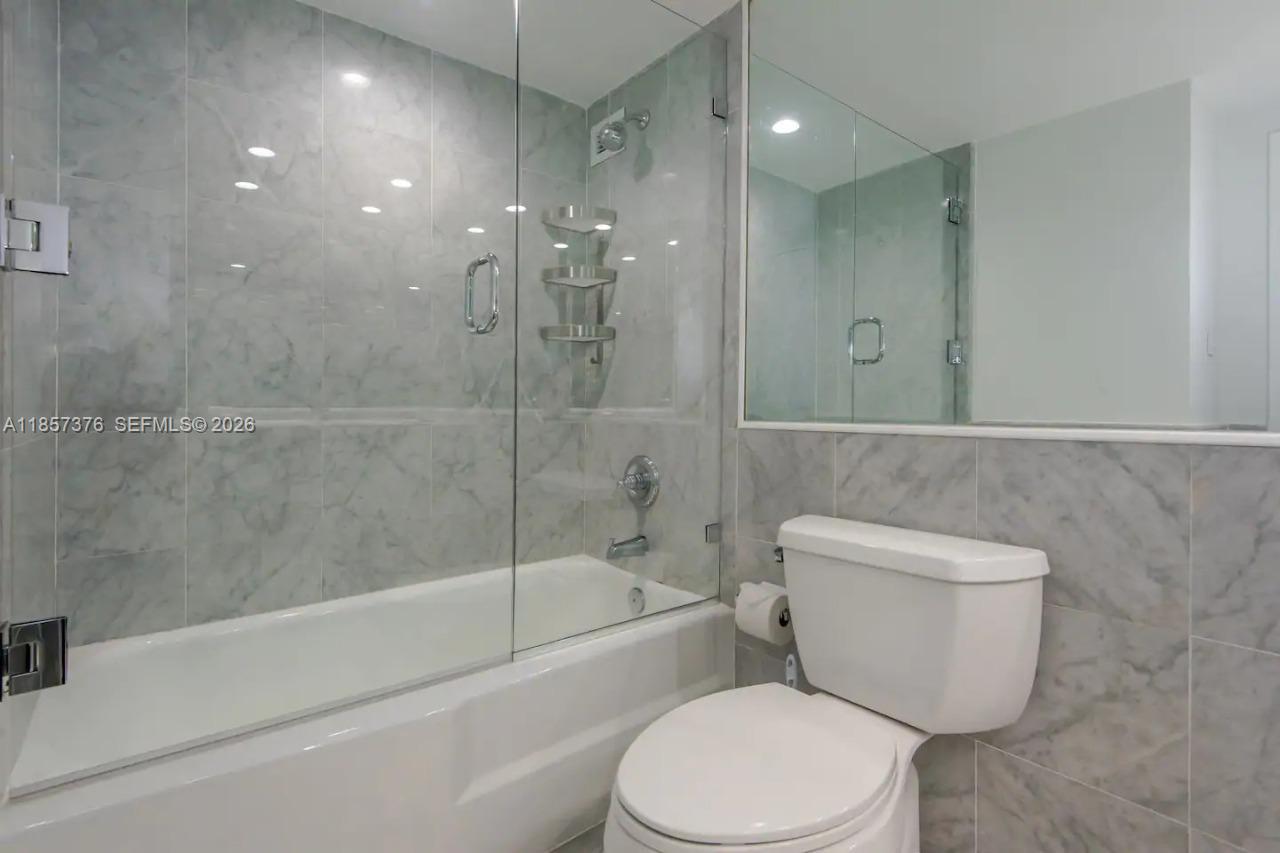 5161 Collins Ave 1104 Property Photo 5