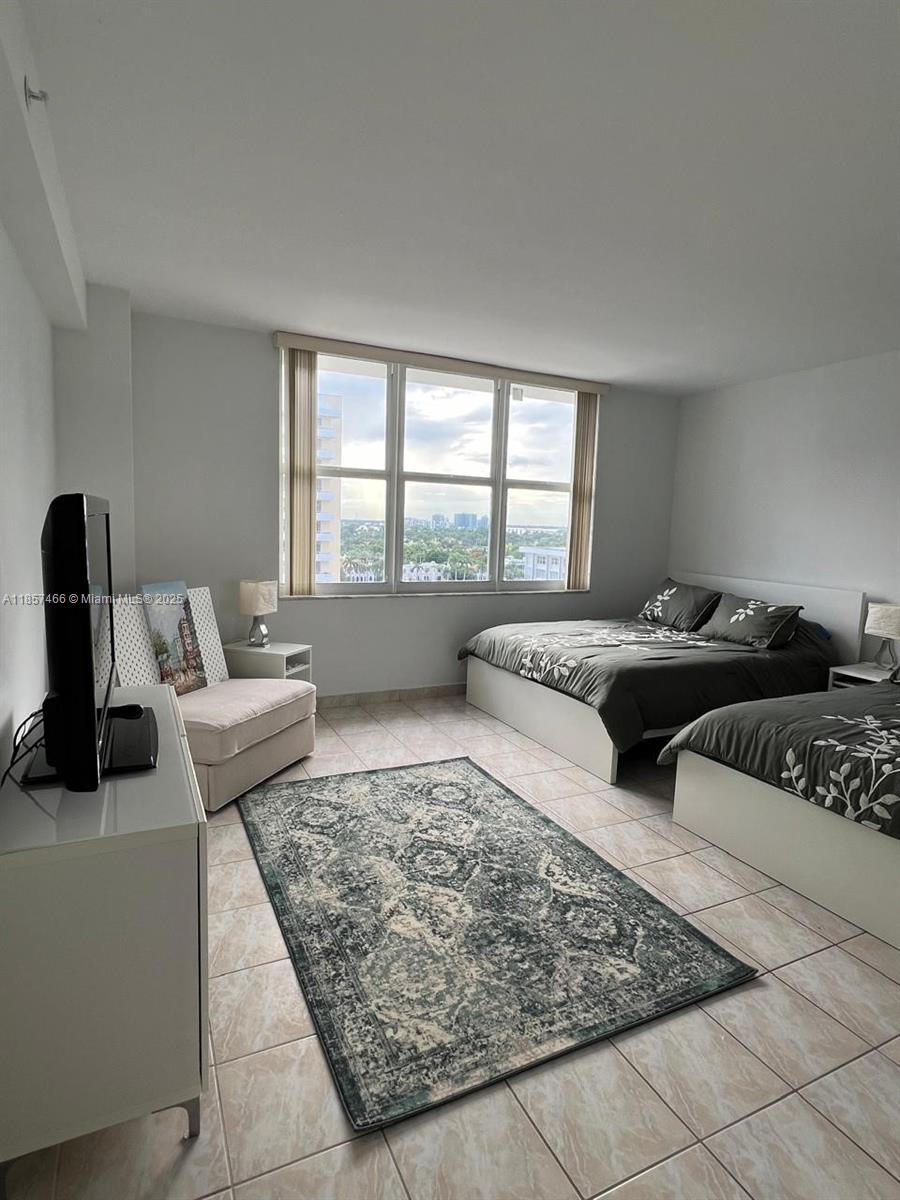 5601 Collins Ave 1115 Property Photo 7