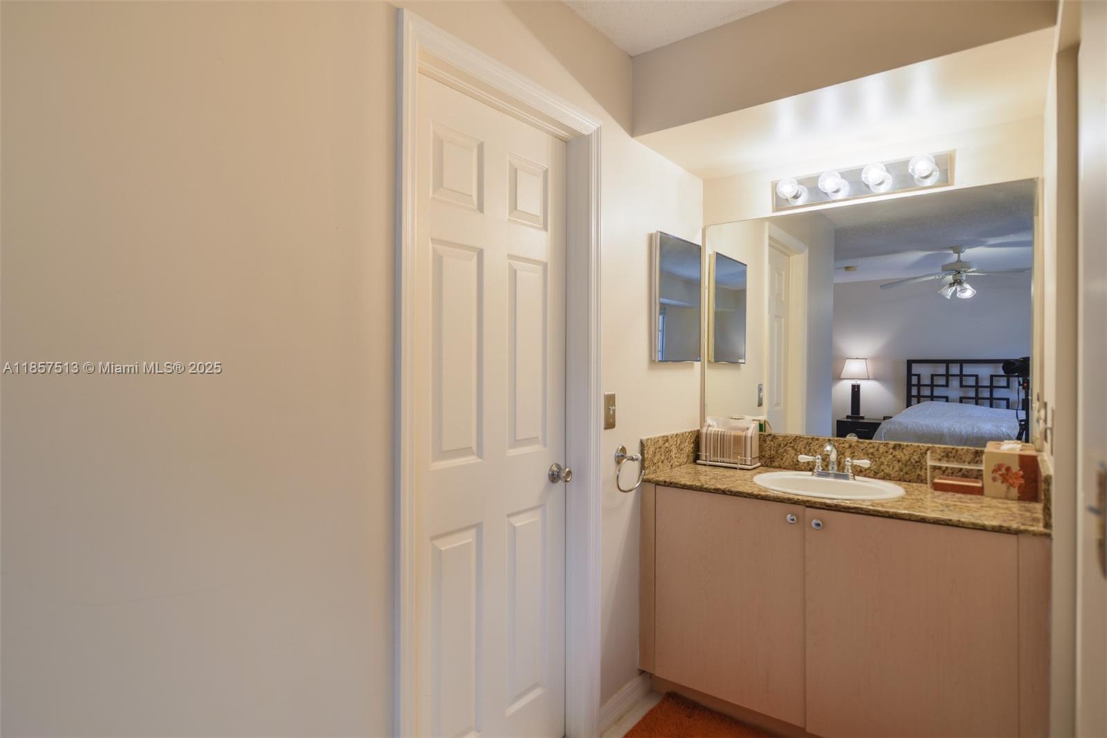 2811 Ne 185th St 801 Property Photo 16