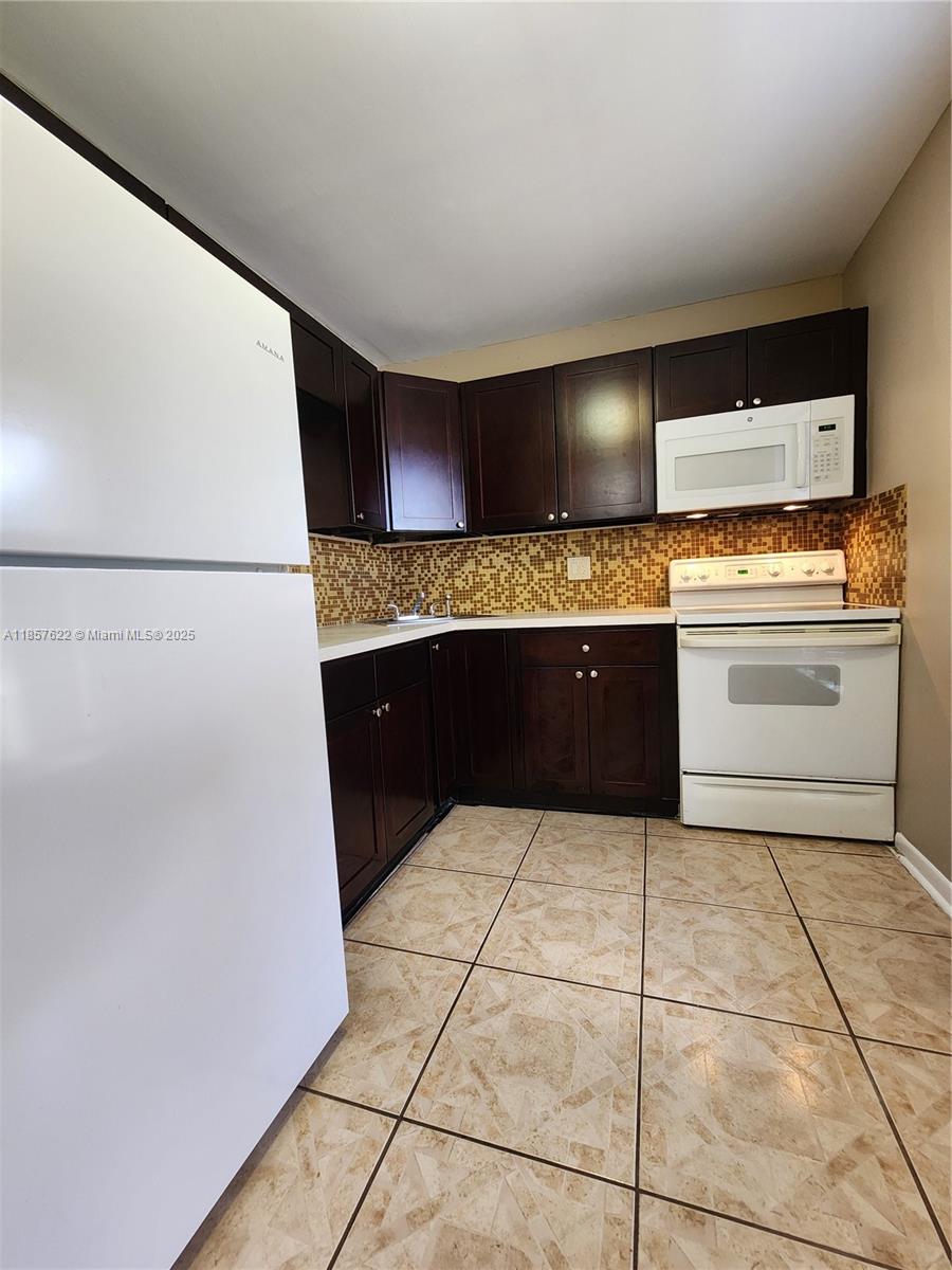 6020 Nw 64th Ave 307 Property Photo 4