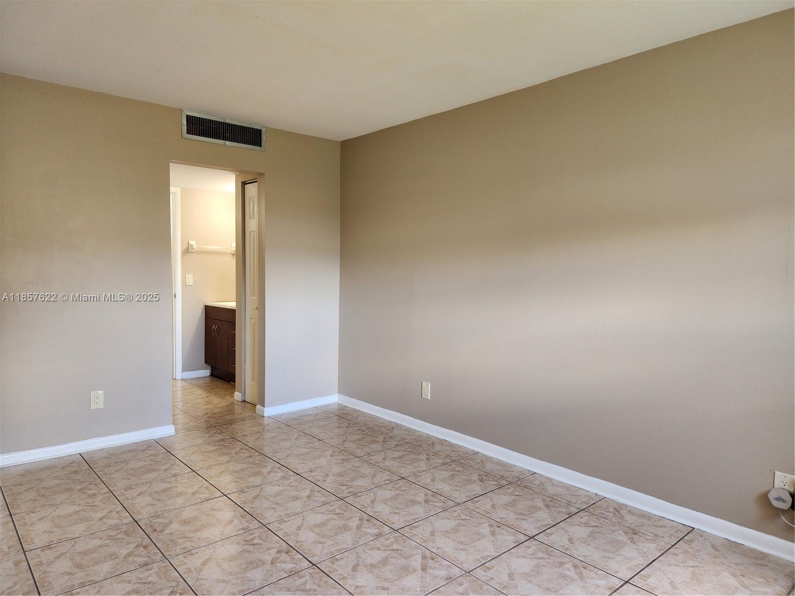 6020 Nw 64th Ave 307 Property Photo 13