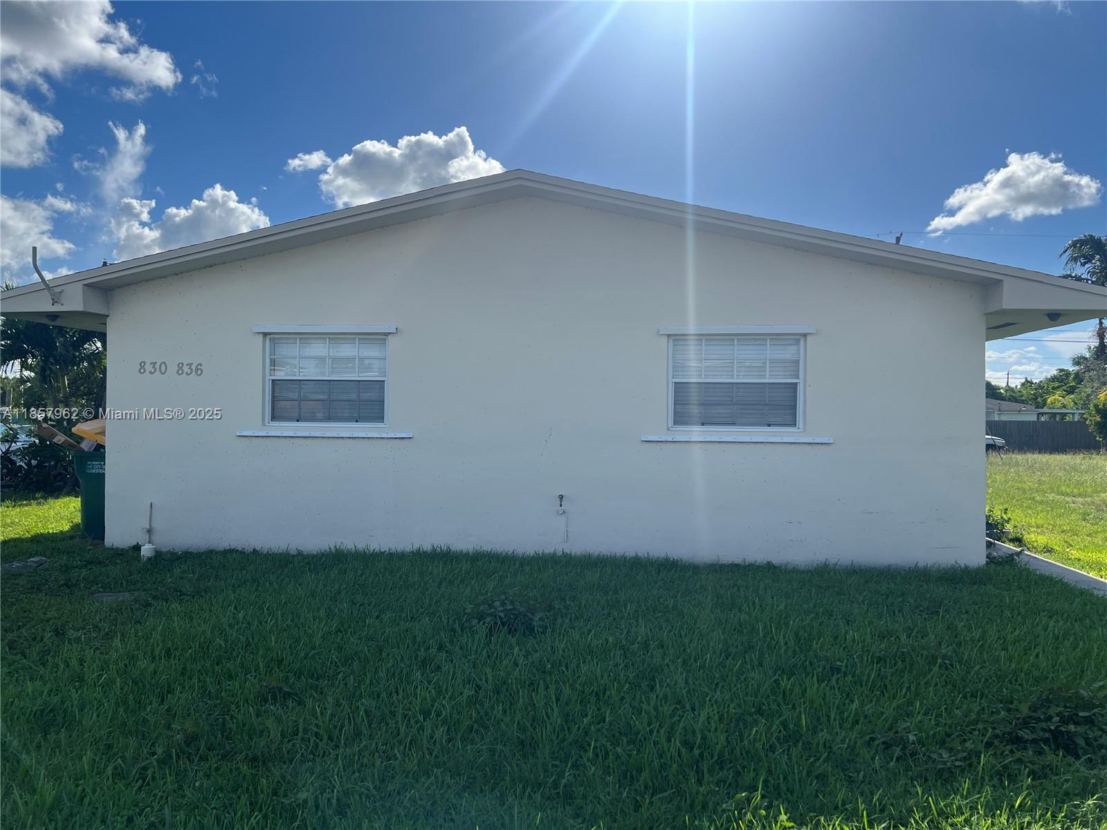 832 NE 5th Ave 832