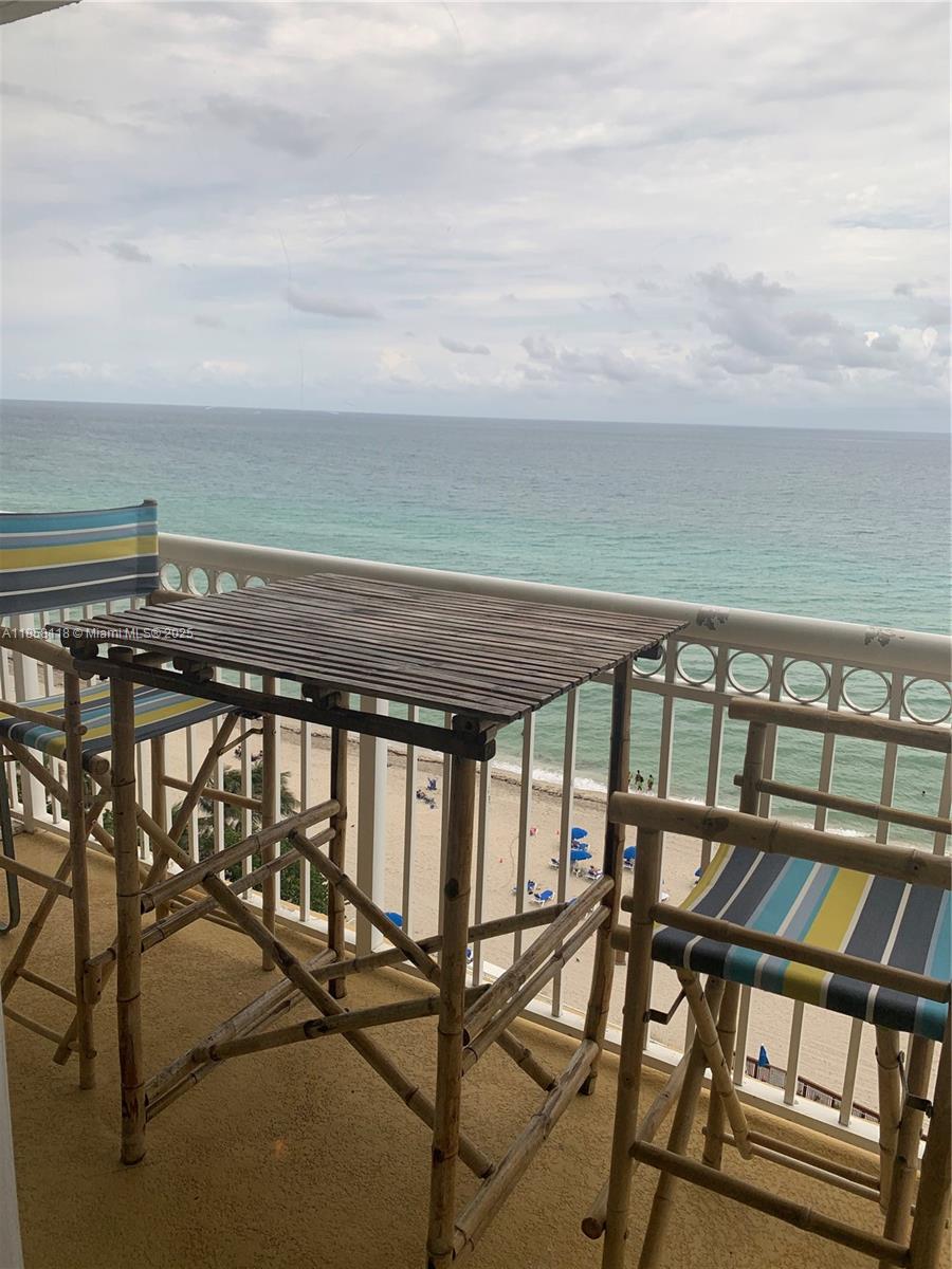 19201 Collins Ave 611 Property Photo 4