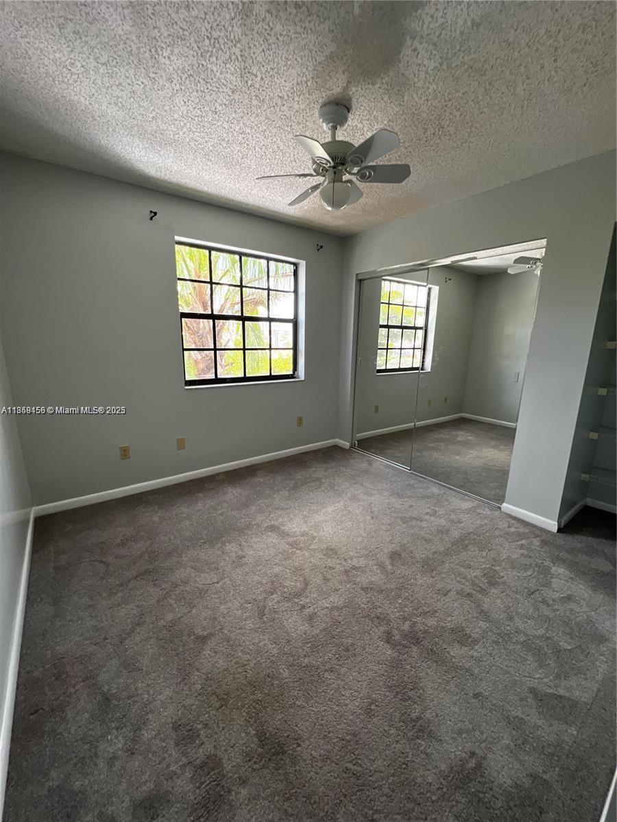 889 Hamilton Dr 889i Property Photo 5
