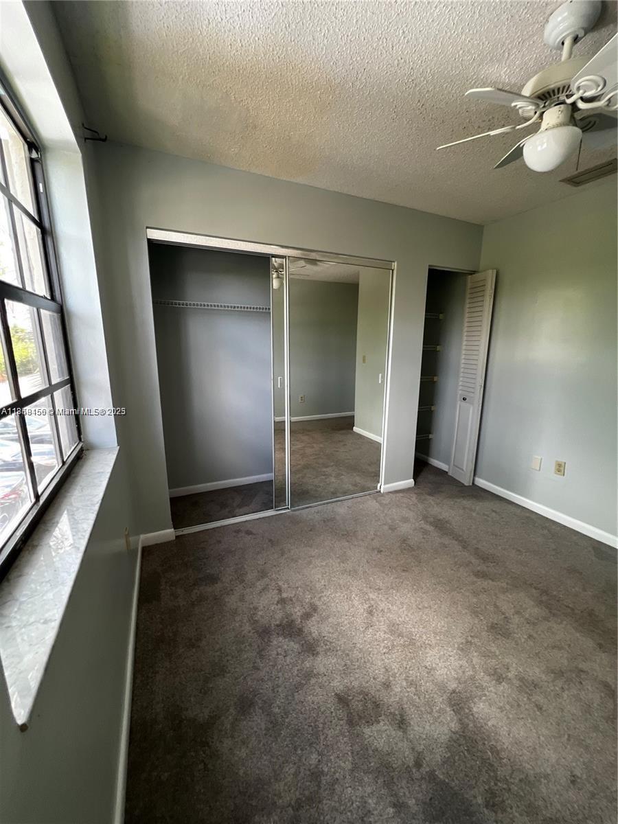 889 Hamilton Dr 889i Property Photo 6