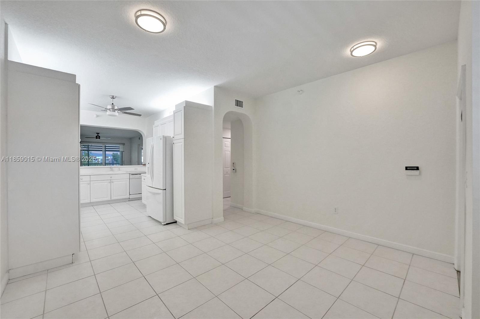 7739 Southampton Terr 415 Property Photo 6