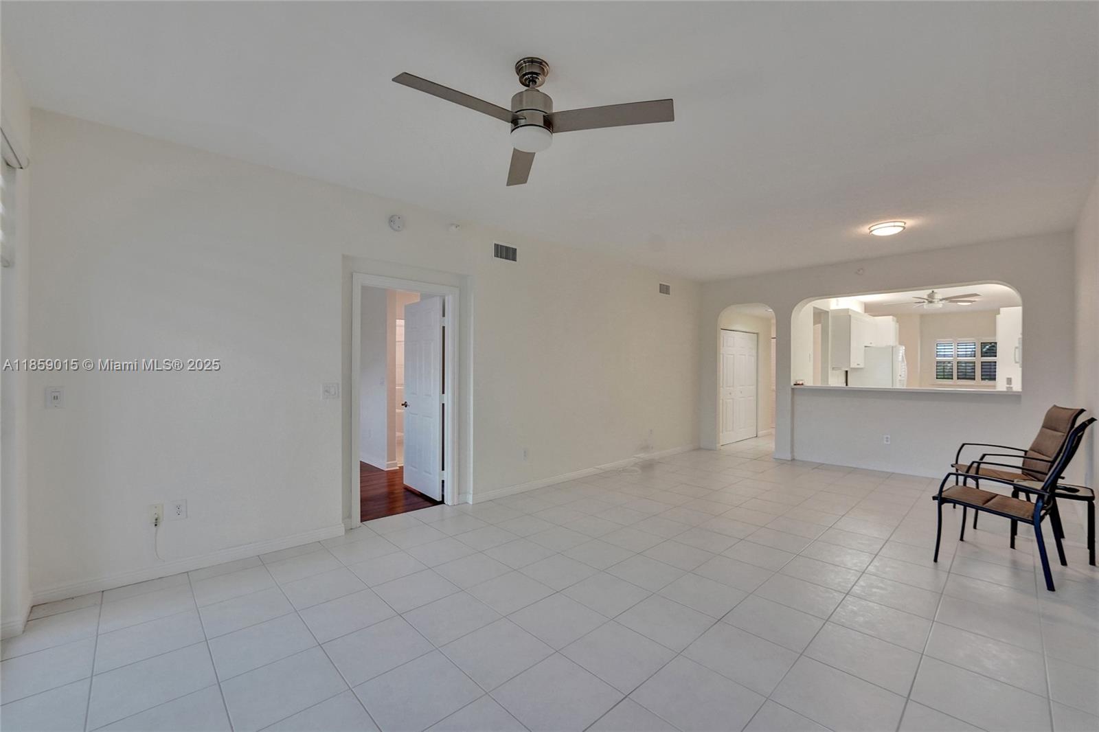 7739 Southampton Terr 415 Property Photo 16