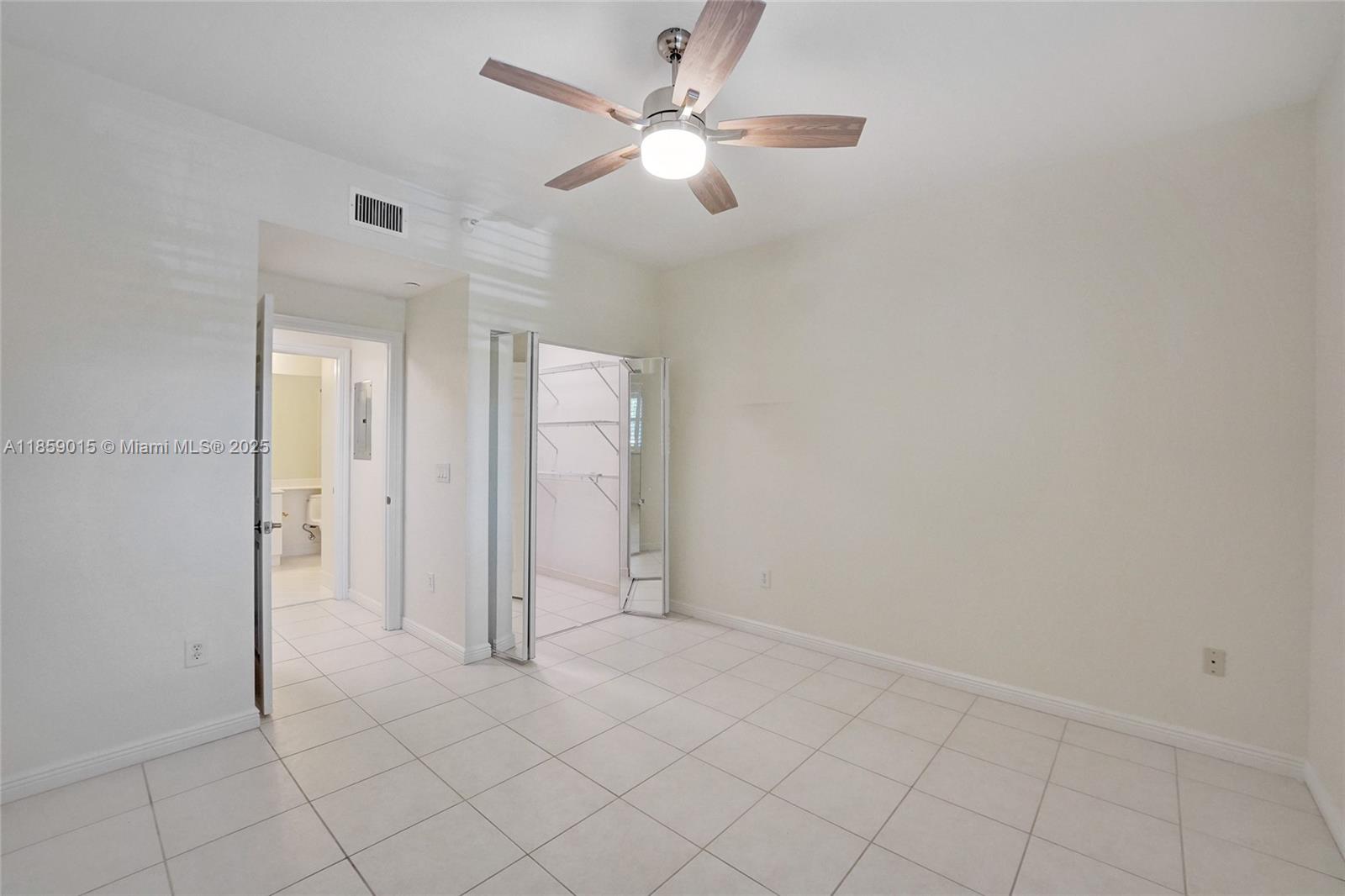 7739 Southampton Terr 415 Property Photo 29