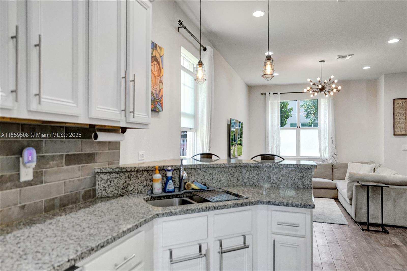 4046 Long Leaf Ln Property Photo 17