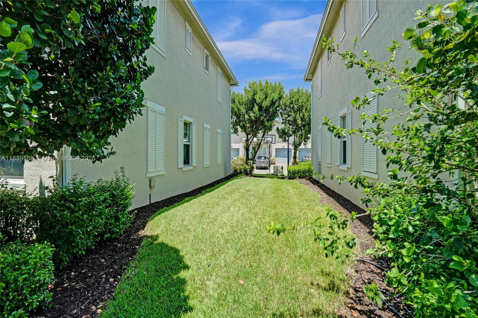 4046 Long Leaf Ln Property Photo 31