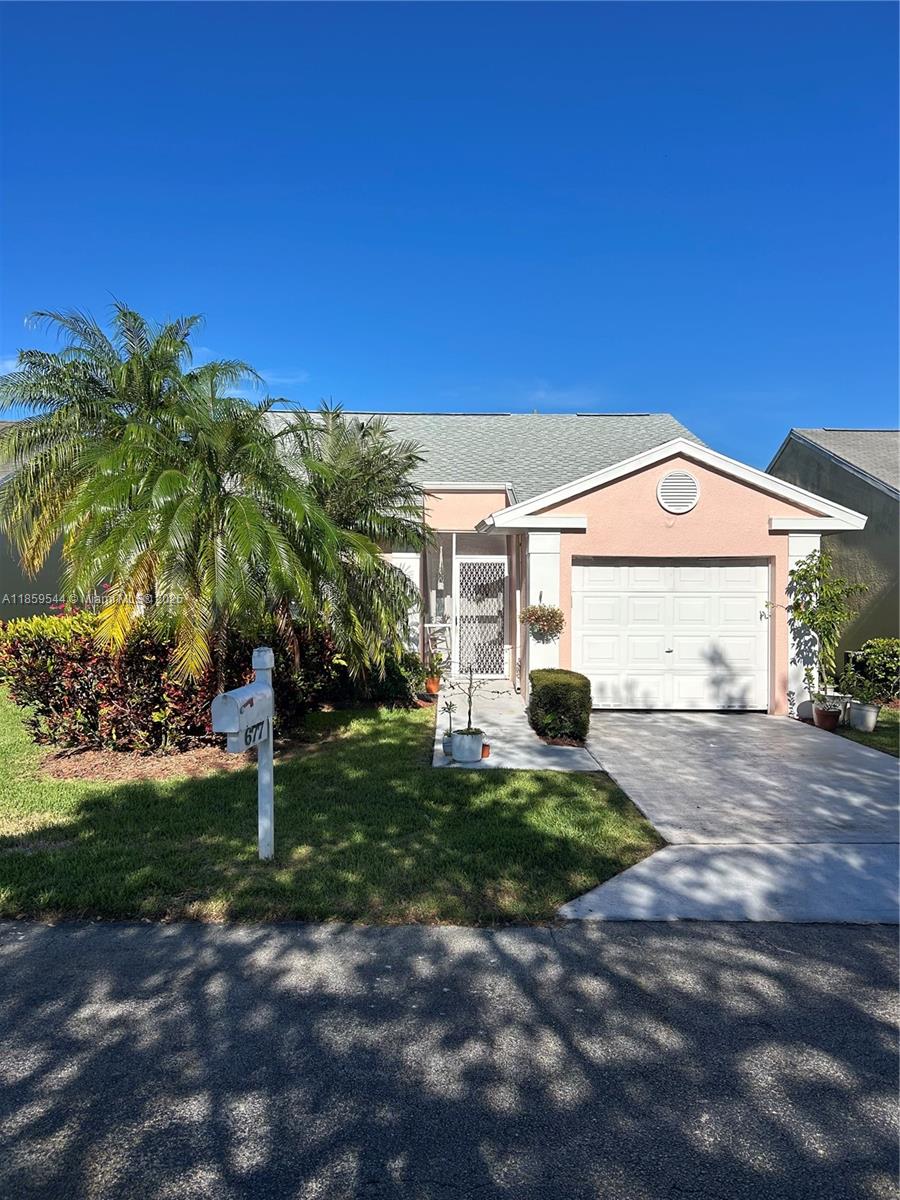 677 SE 22nd Dr Property Photo 1