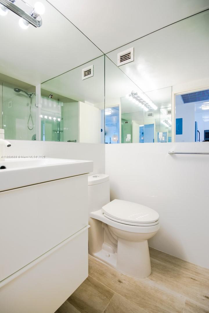 5601 Collins Ave 1204 Property Photo 13