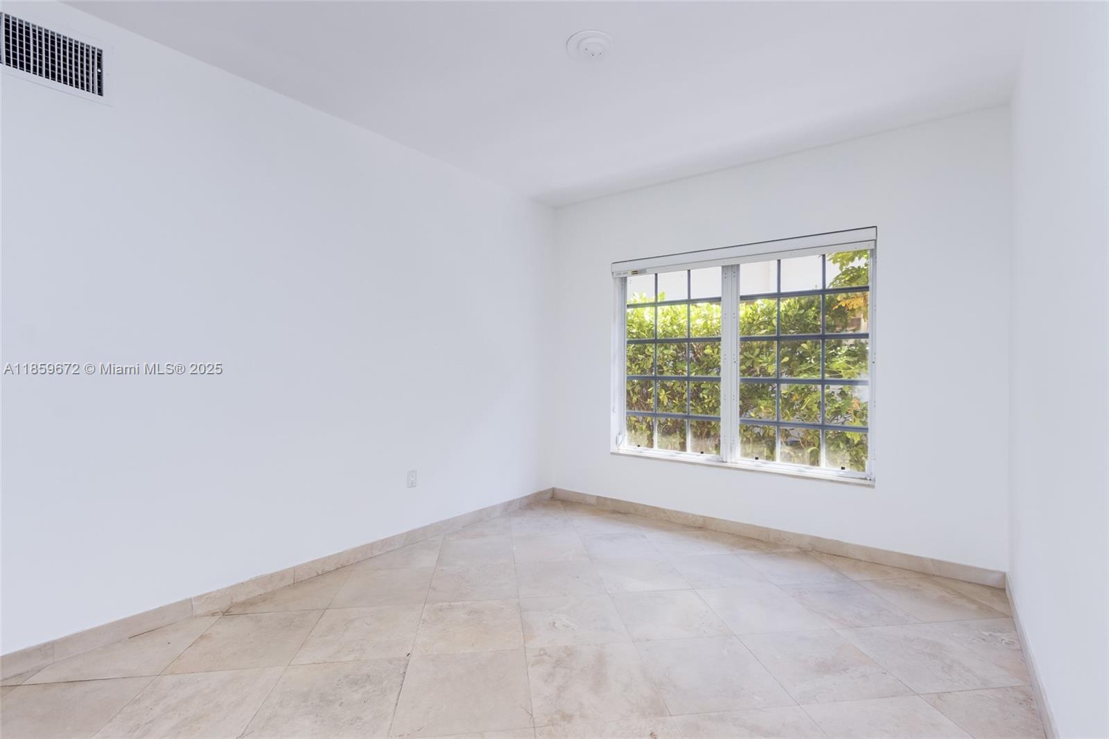 60 Park Dr C Property Photo 5