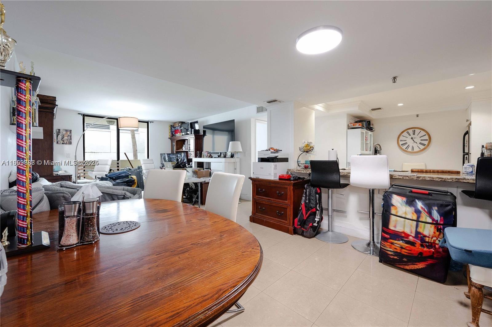 1621 Collins Ave 302 Property Photo 13