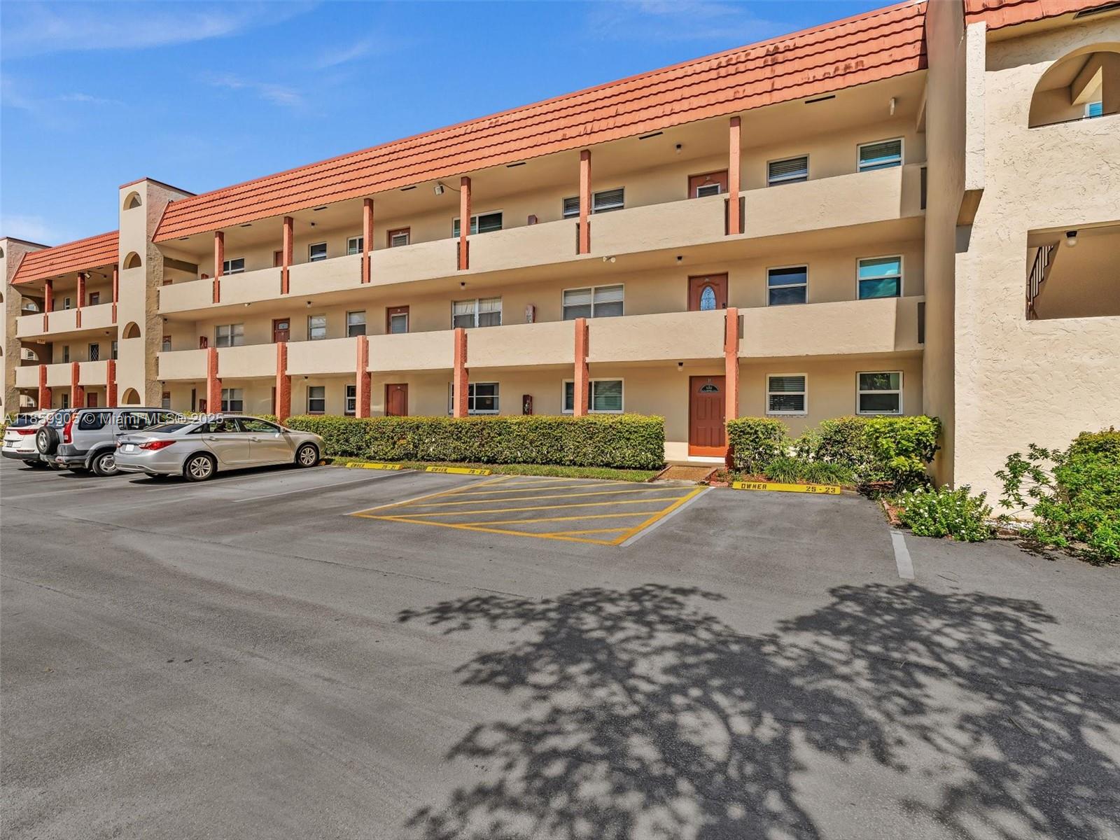 8020 N Sunrise Lakes Dr 110 Property Photo 37
