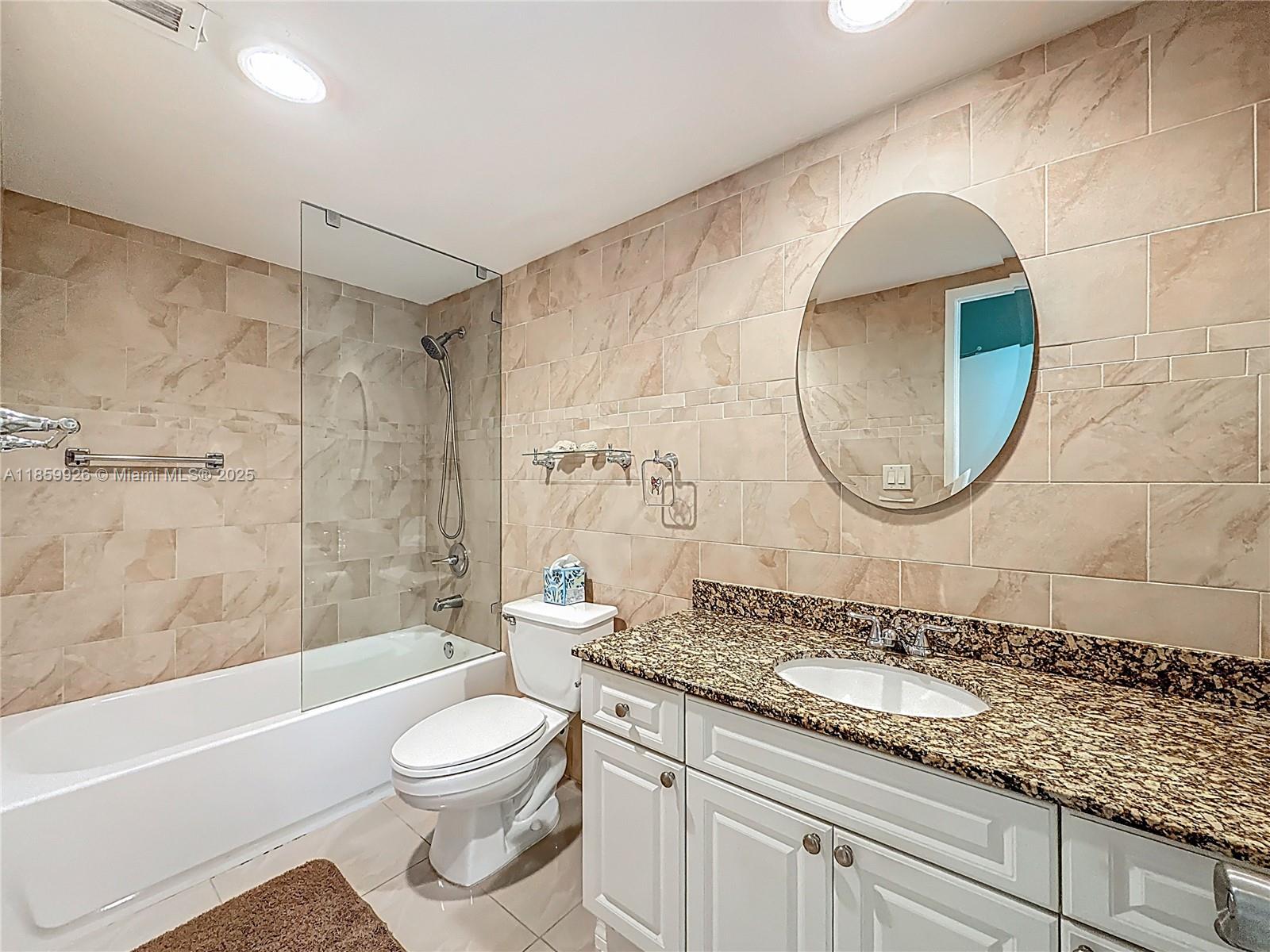 19380 Collins Ave 308 Property Photo 27