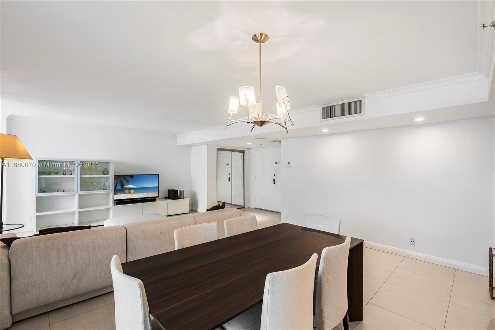 2401 Collins Ave 1808 Property Photo 6