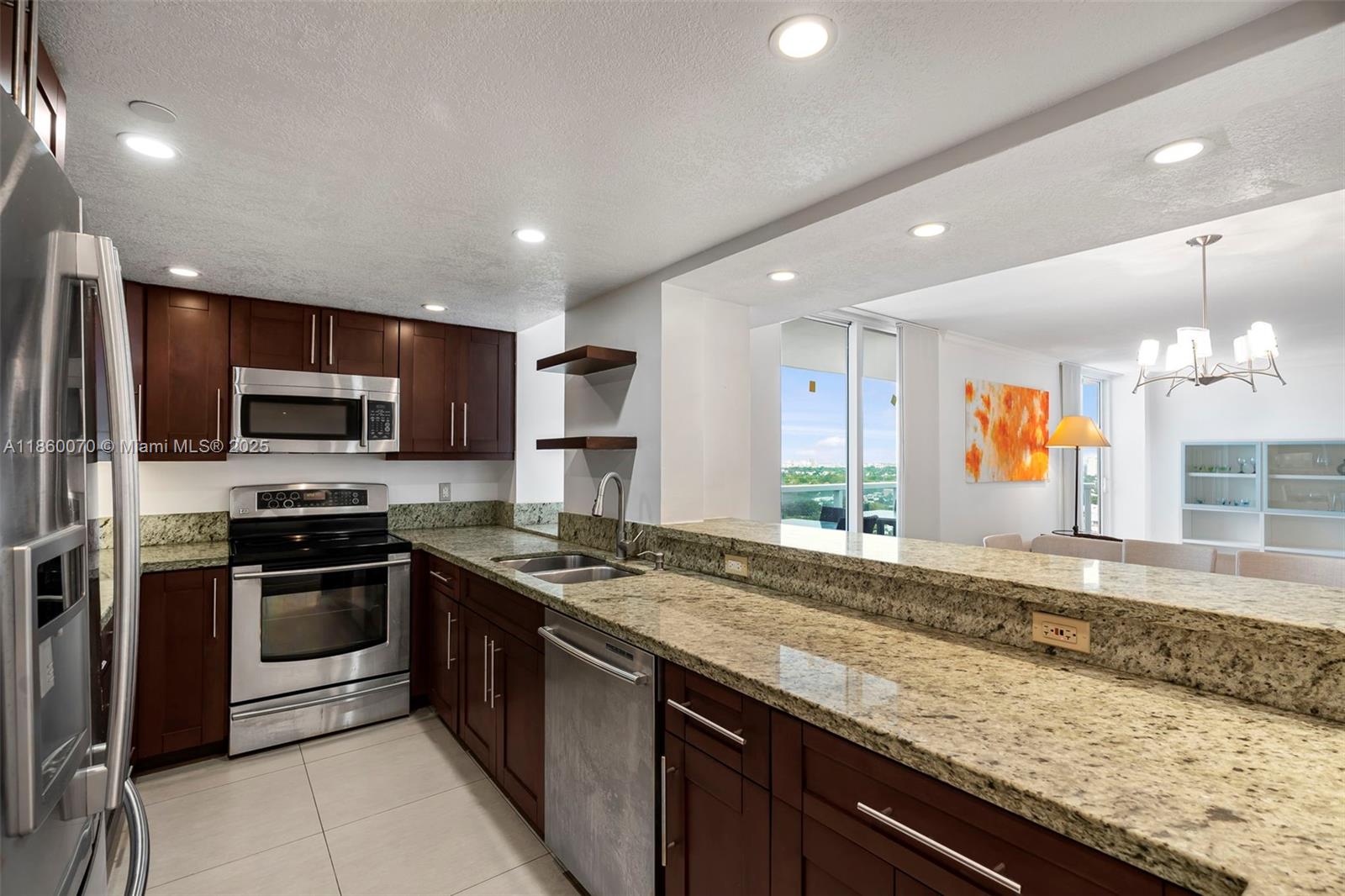 2401 Collins Ave 1808 Property Photo 15
