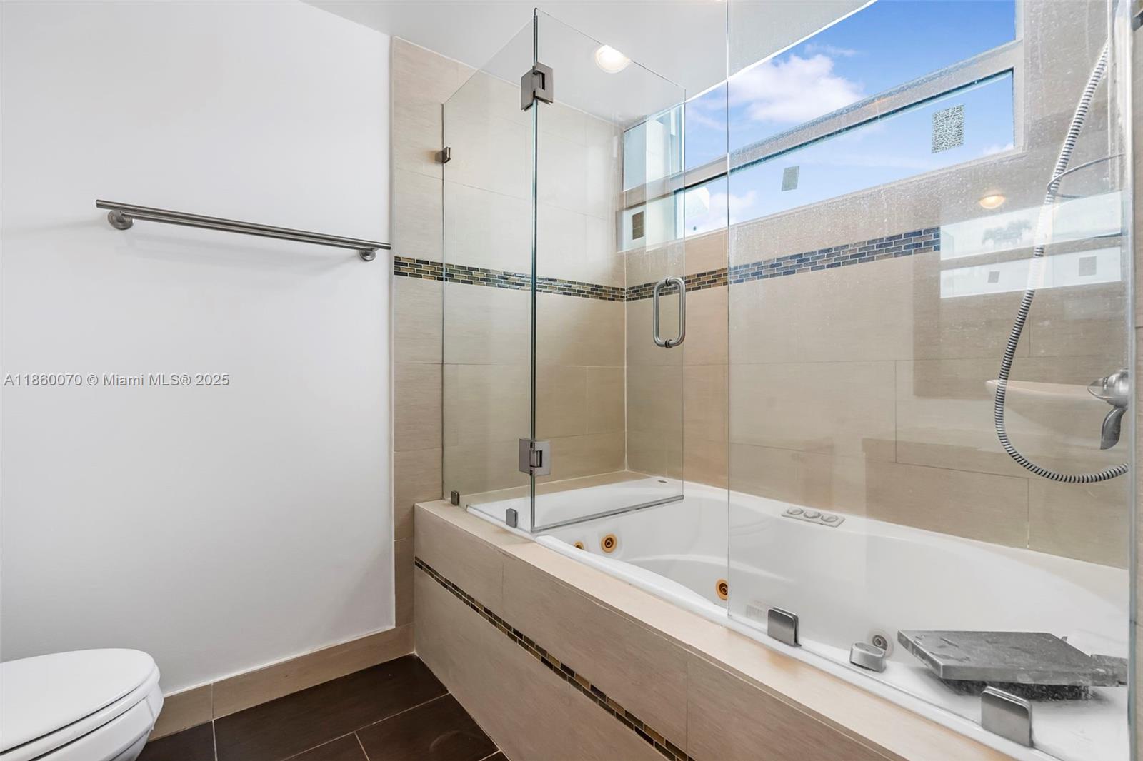 2401 Collins Ave 1808 Property Photo 29
