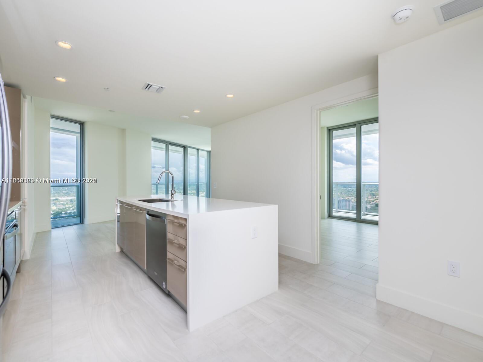 2000 Metropica Way 2509 Property Photo 4