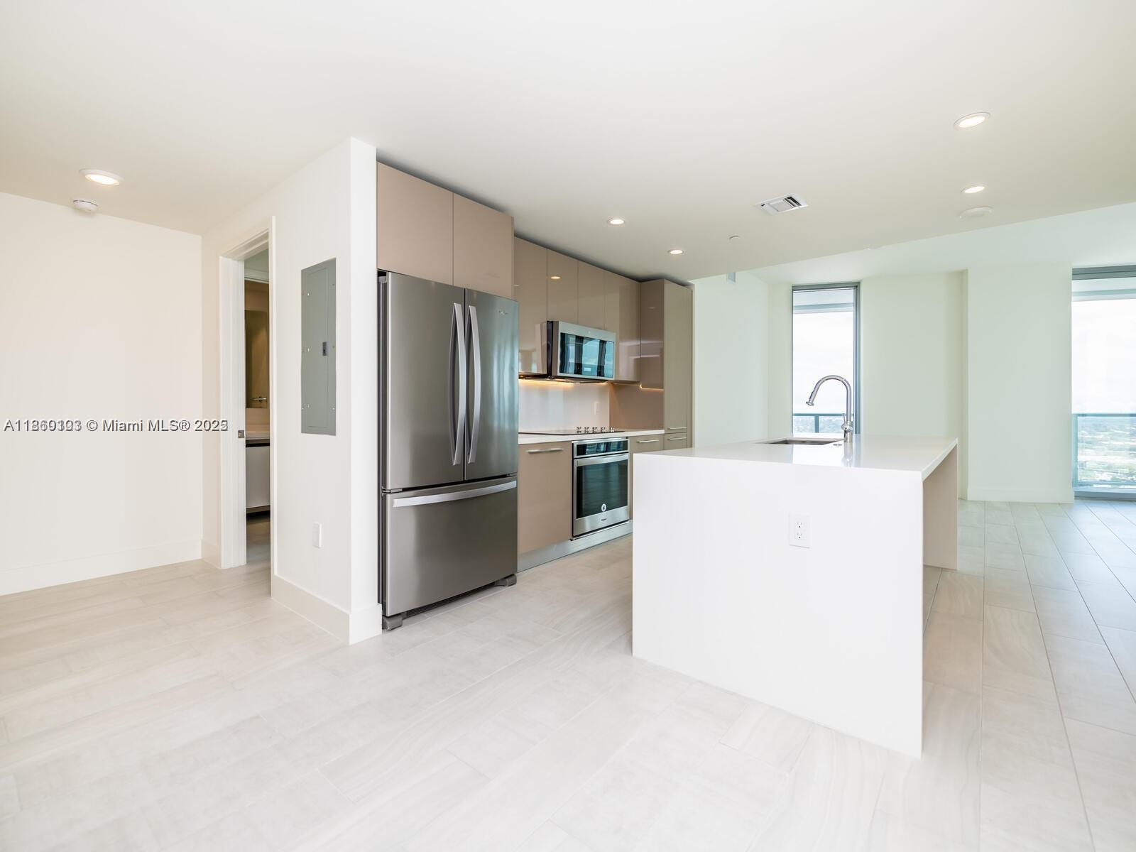 2000 Metropica Way 2509 Property Photo 5