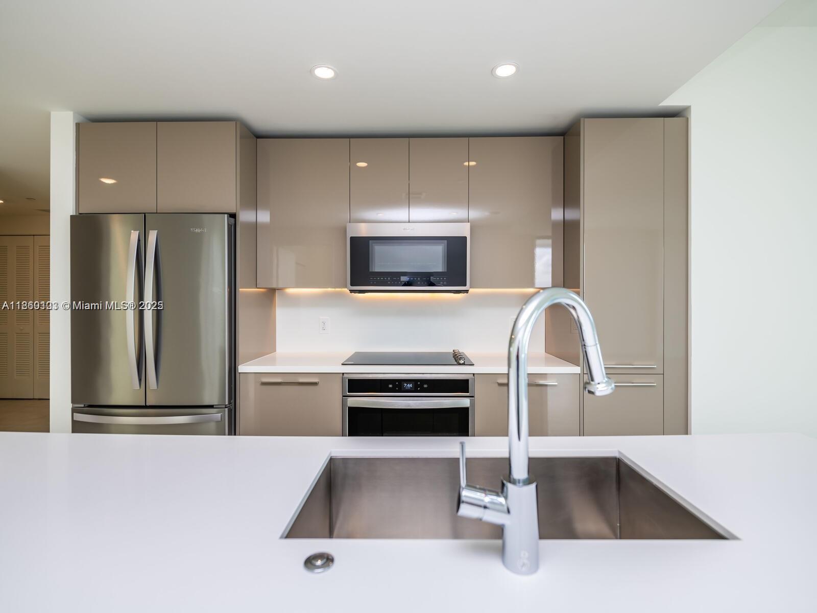 2000 Metropica Way 2509 Property Photo 7