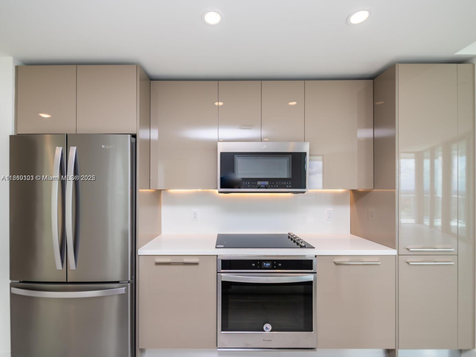 2000 Metropica Way 2509 Property Photo 8